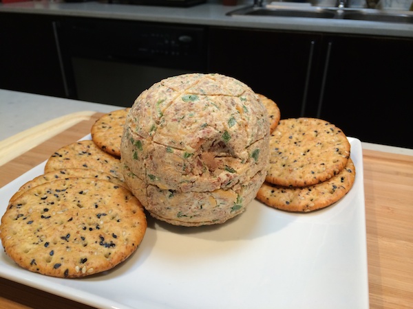 what kind of crackers to serve with cheese ball
